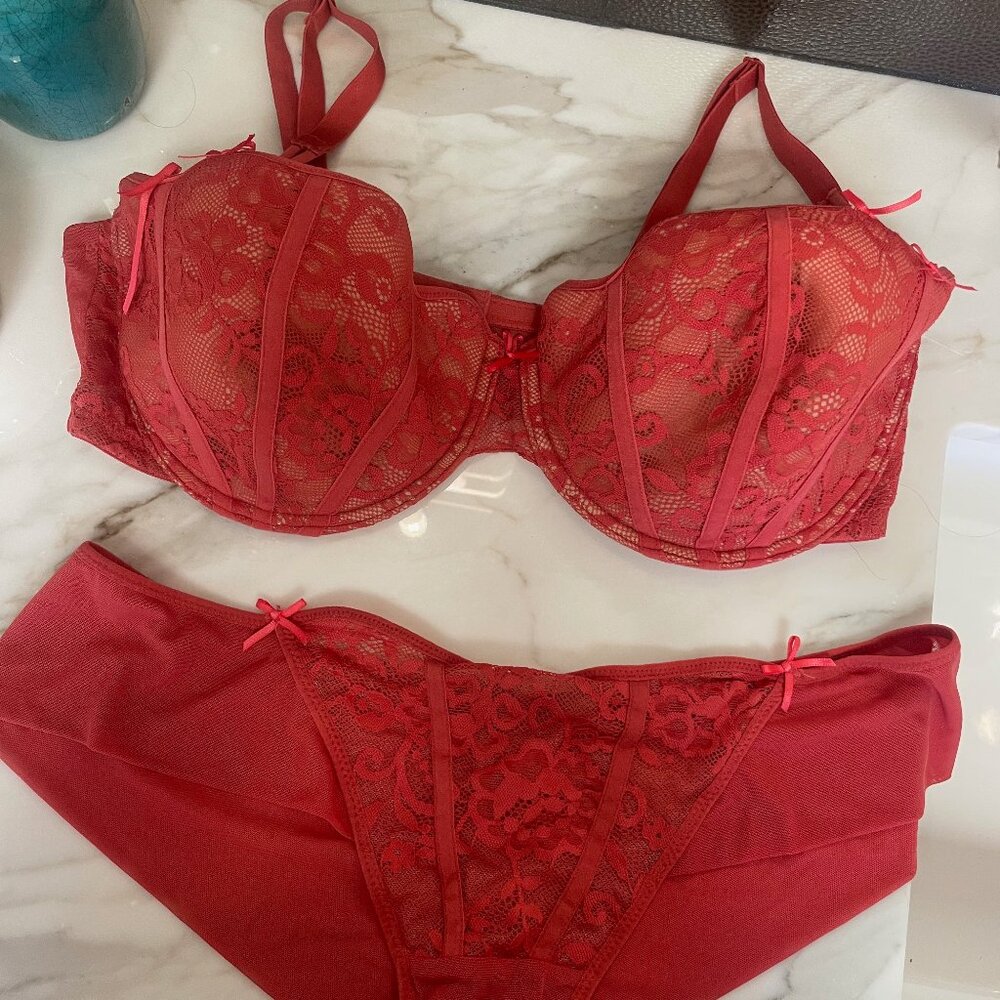 Adore Me Set